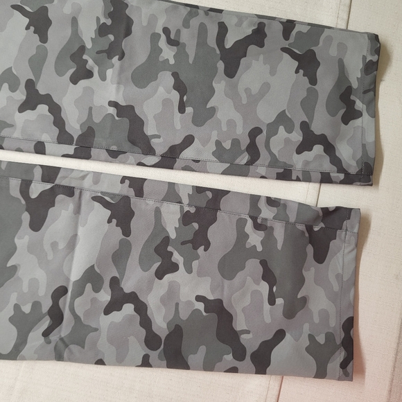 New G Fore Golf Pants Mens 34/31 Stretch Trouser Gray Camo Slim Performance - Picture 11 of 15